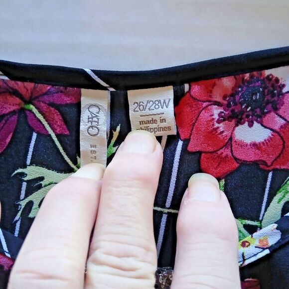 Cato Plus Size 26/28W Black Blouse with Multi-color Flowers & Flaired Sleeves. - Picture 5 of 7